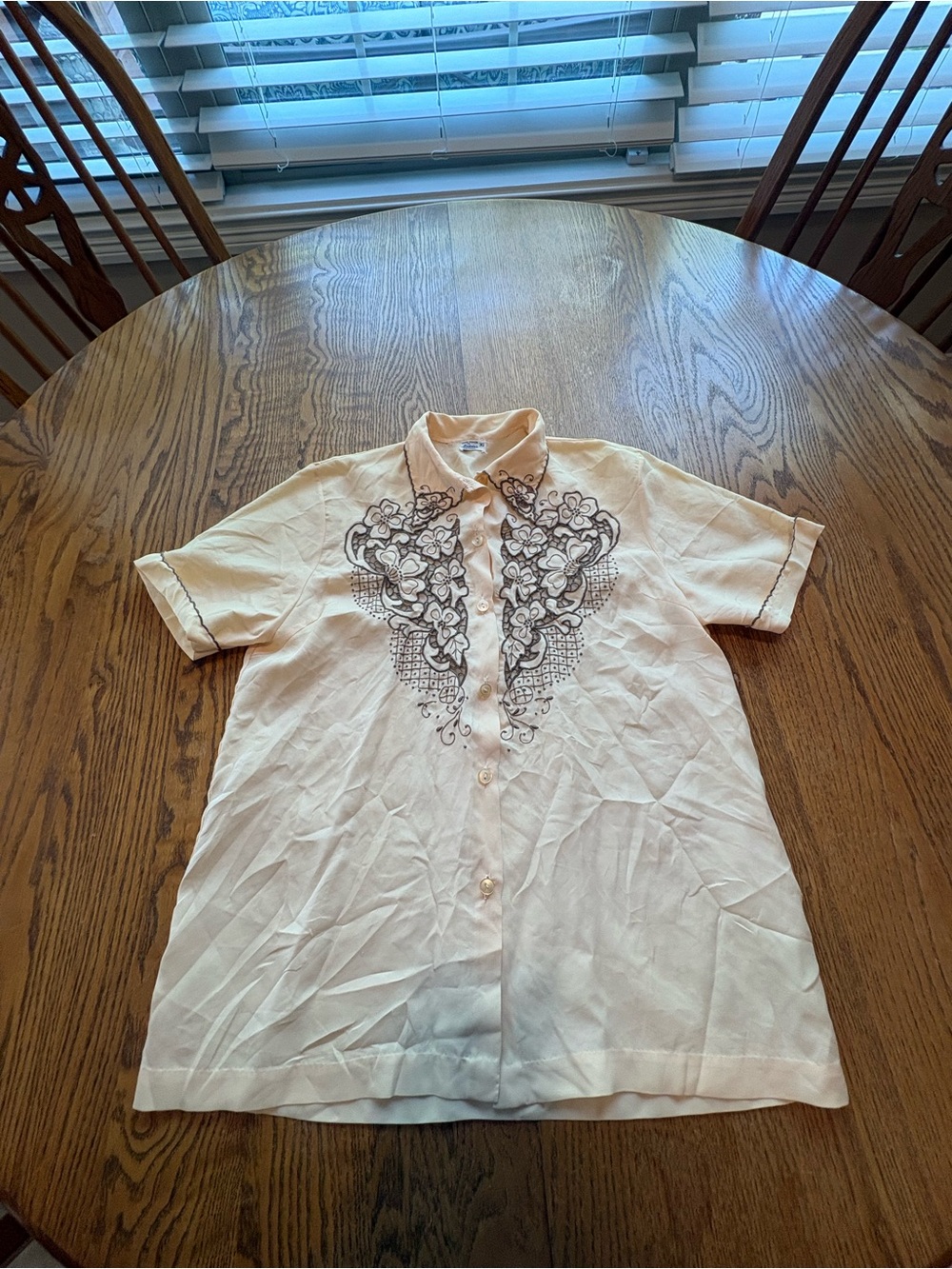 Madeira Portugal 1950ās VINTAGE hand made embroidered blouse short sleeve 36